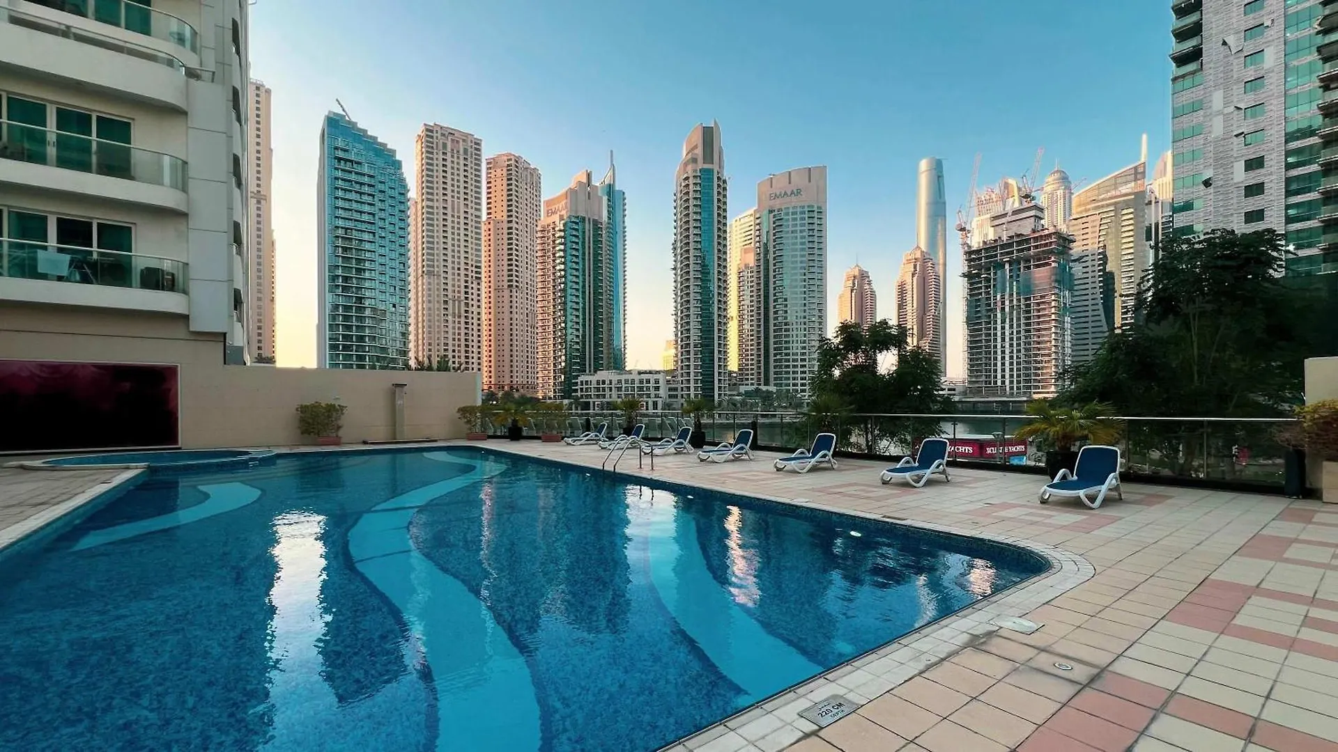 Apartment 1Br Beach House Vibes In Prime Marina Location Dubai