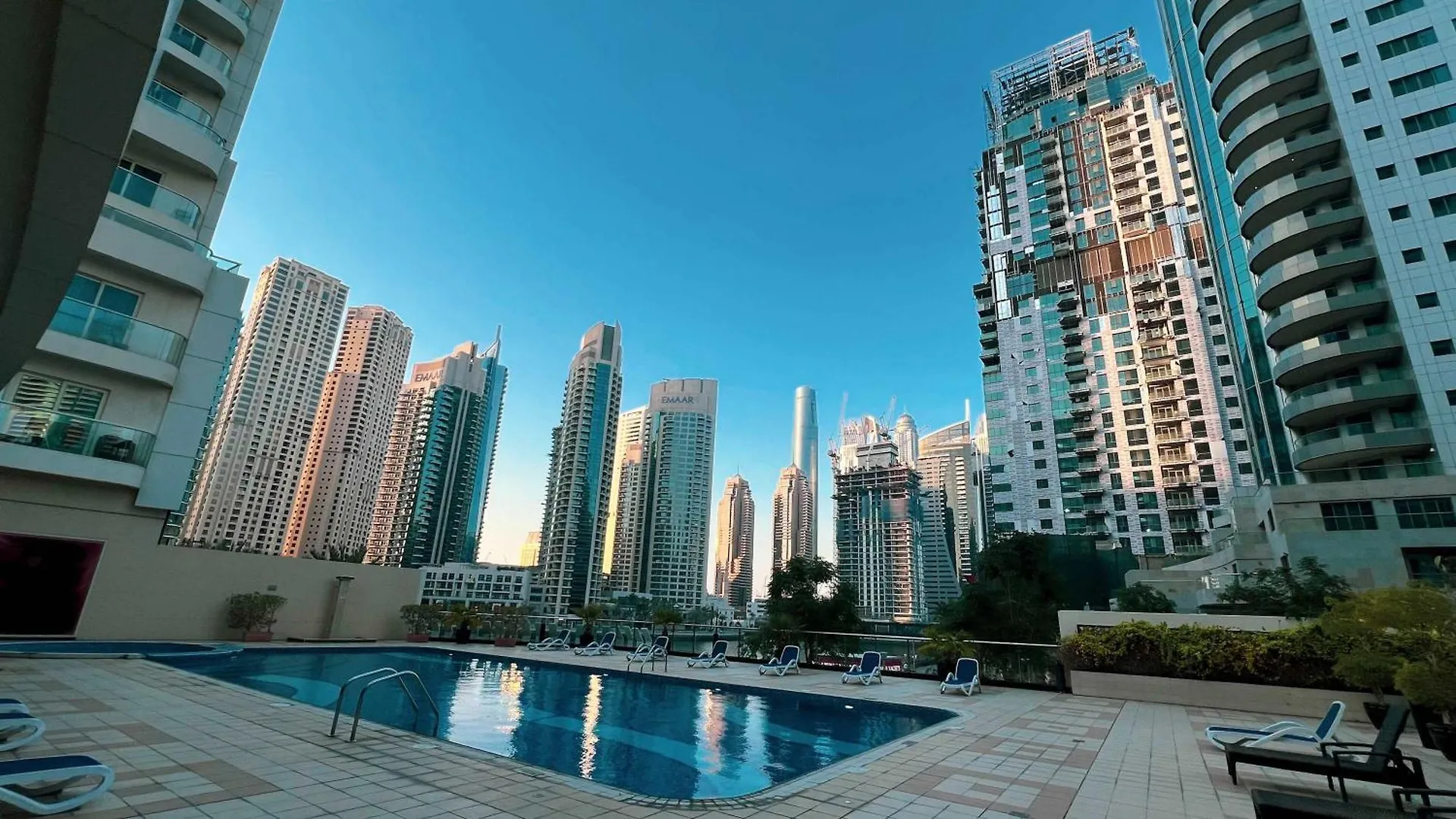 1Br Beach House Vibes In Prime Marina Location Dubai Apartment