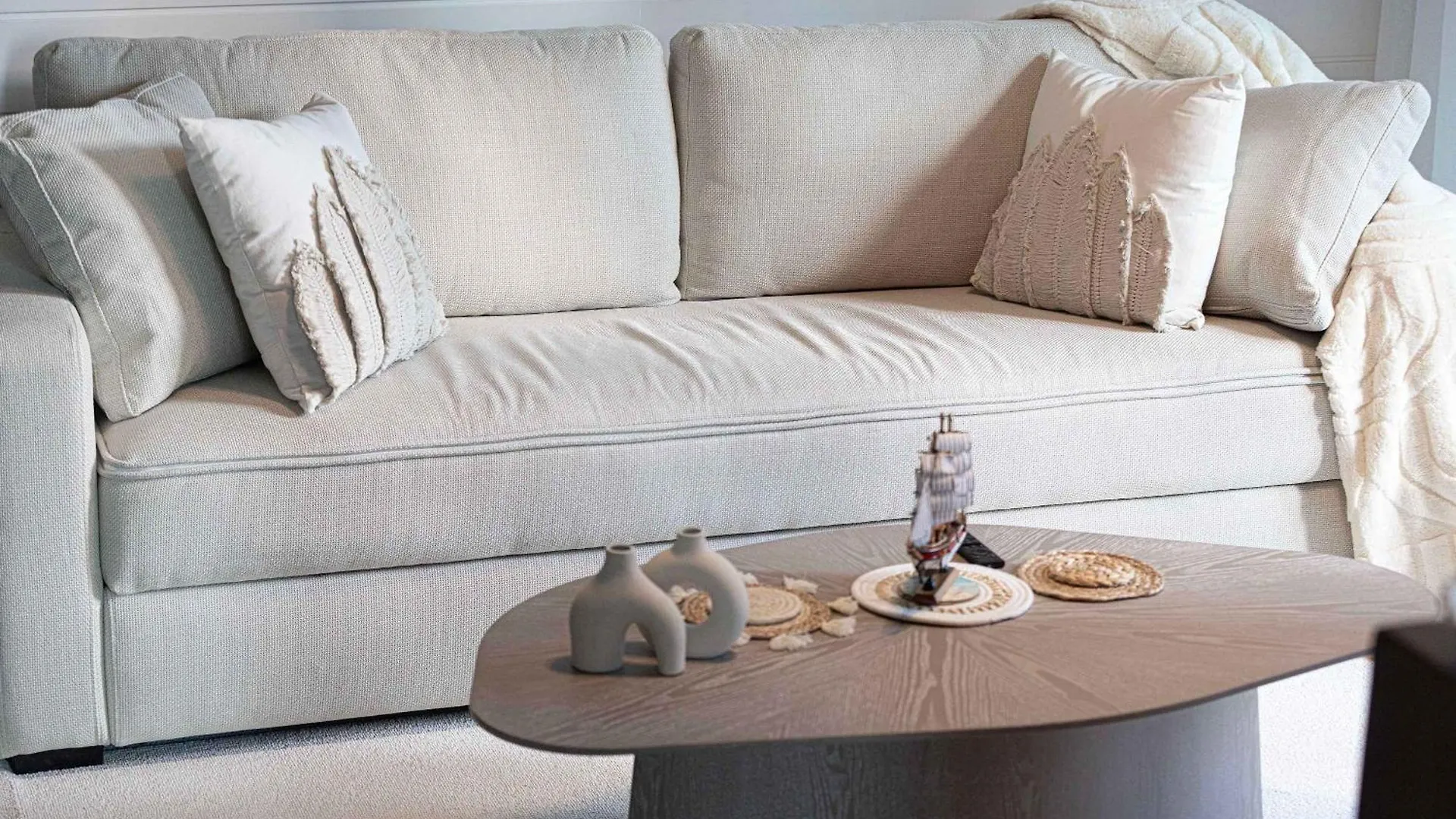 1Br Beach House Vibes In Prime Marina Location Dubai Apartment