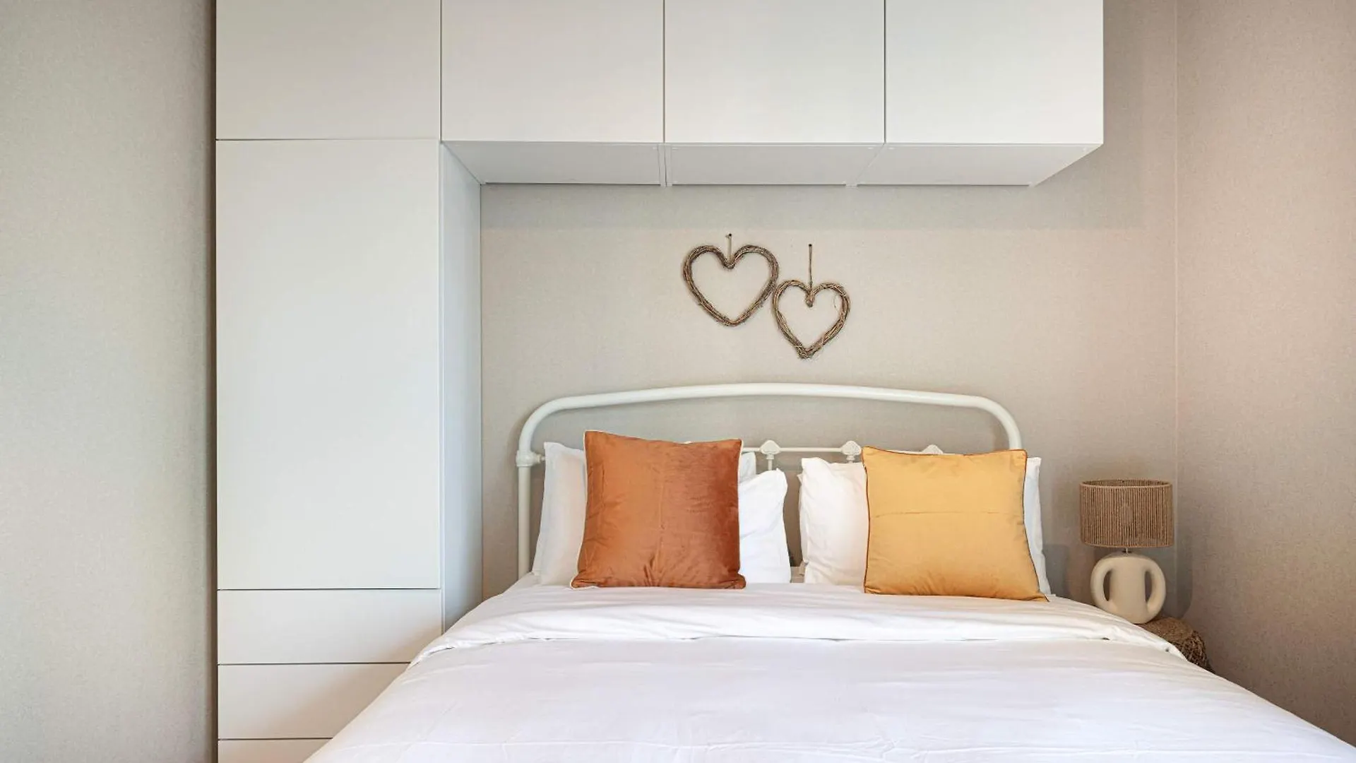 1Br Beach House Vibes In Prime Marina Location Dubai 0*,  United Arab Emirates
