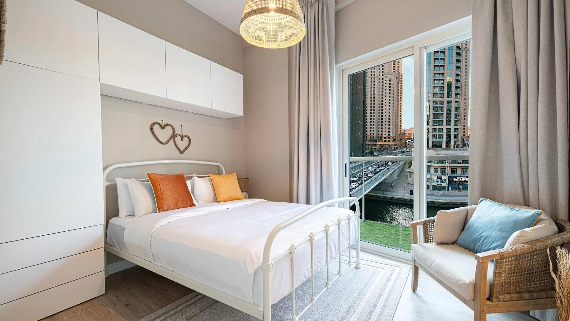 1Br Beach House Vibes In Prime Marina Location Dubai Apartment