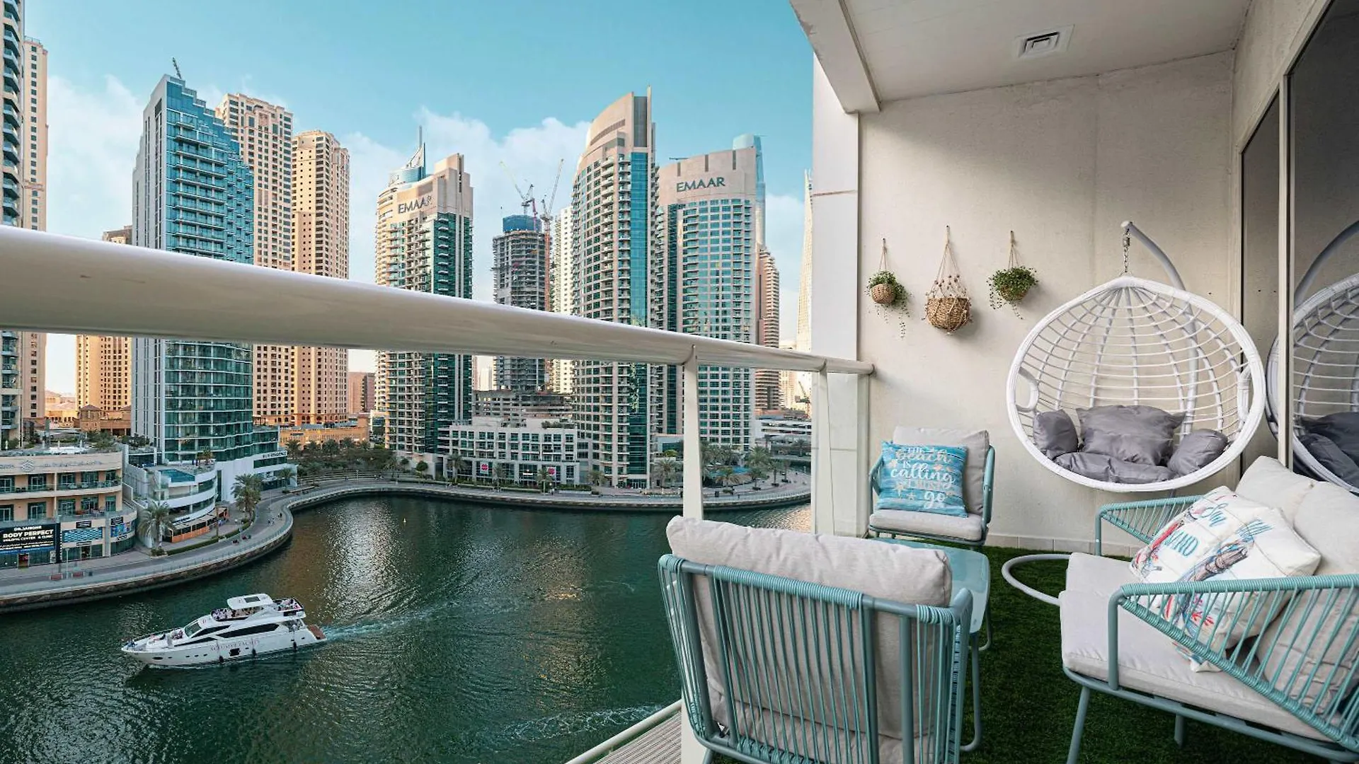 Apartment 1Br Beach House Vibes In Prime Marina Location Dubai